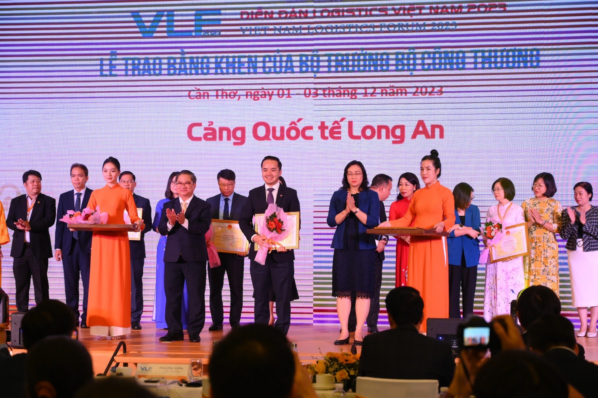 VLF honours Long An International Port