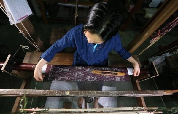 Lao traditional weaving inscribed as UNESCO Intangible Cultural Heritage - Vimarsana News