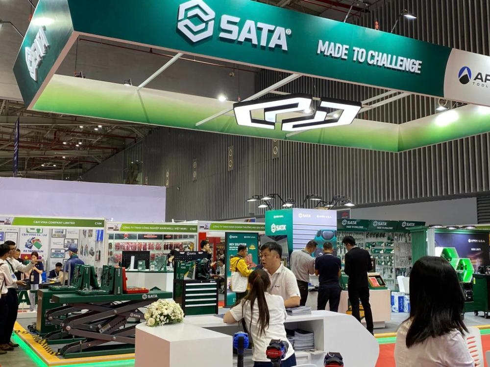 1,200 exhibitors display their solutions at Vietnam Expo 2023