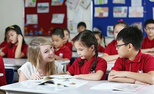 Foreigners teaching English in Vietnam required to get training certificates  | Society | Vietnam+ (VietnamPlus)