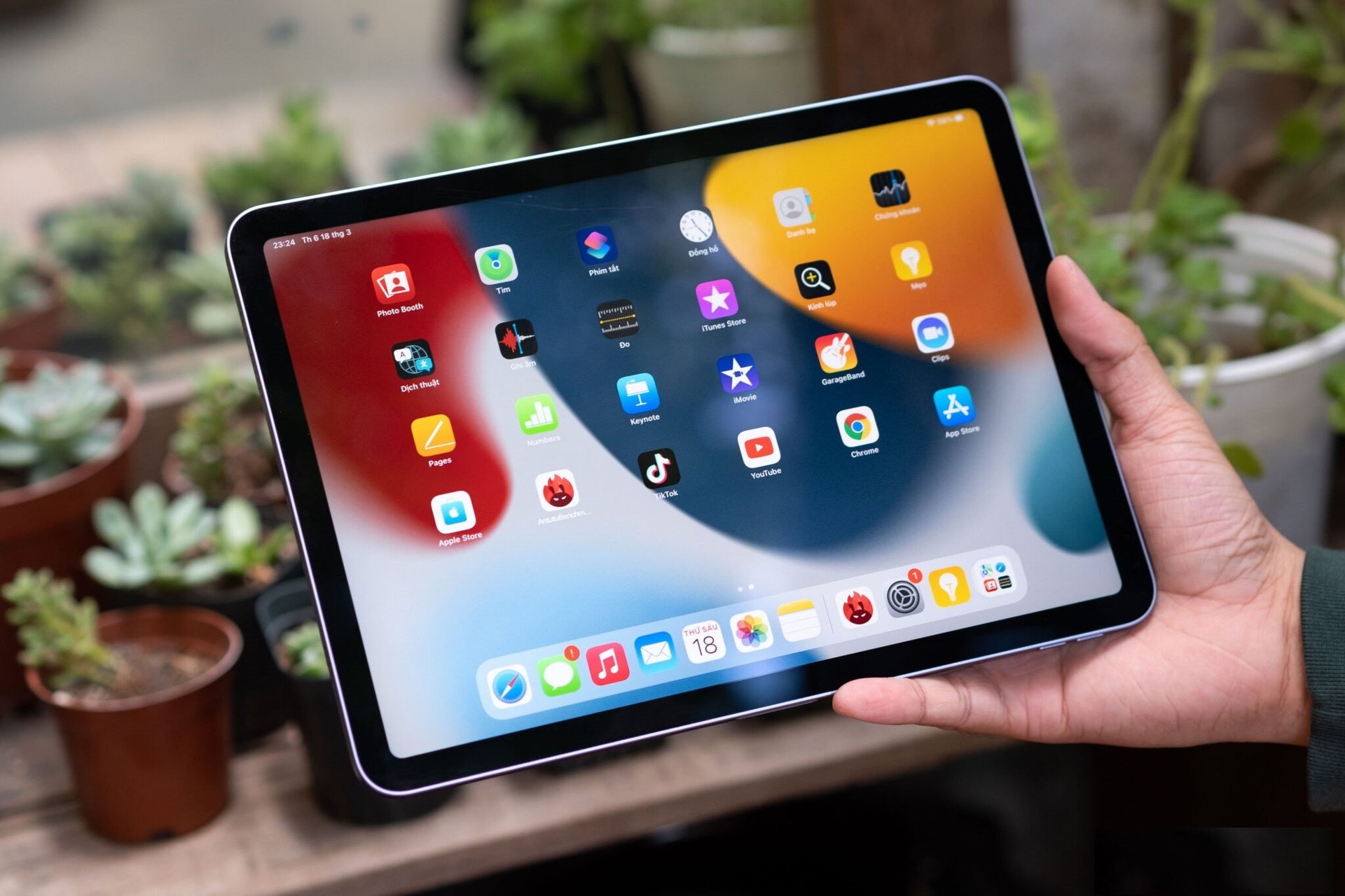 Apple to shift iPad development resources to Vietnam