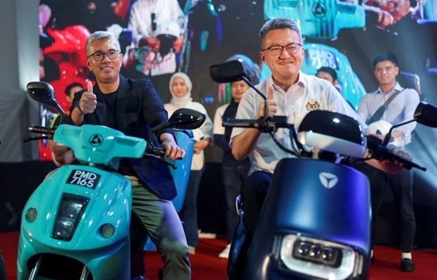 Malaysian gov"t encourages people to use electric vehicles