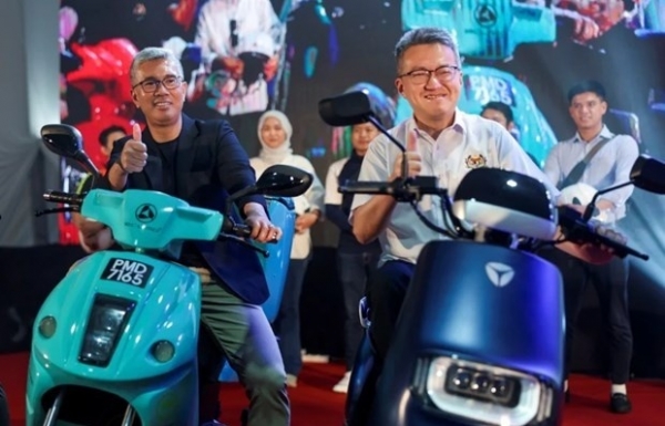 Malaysian gov"t encourages people to use electric vehicles - Vimarsana News