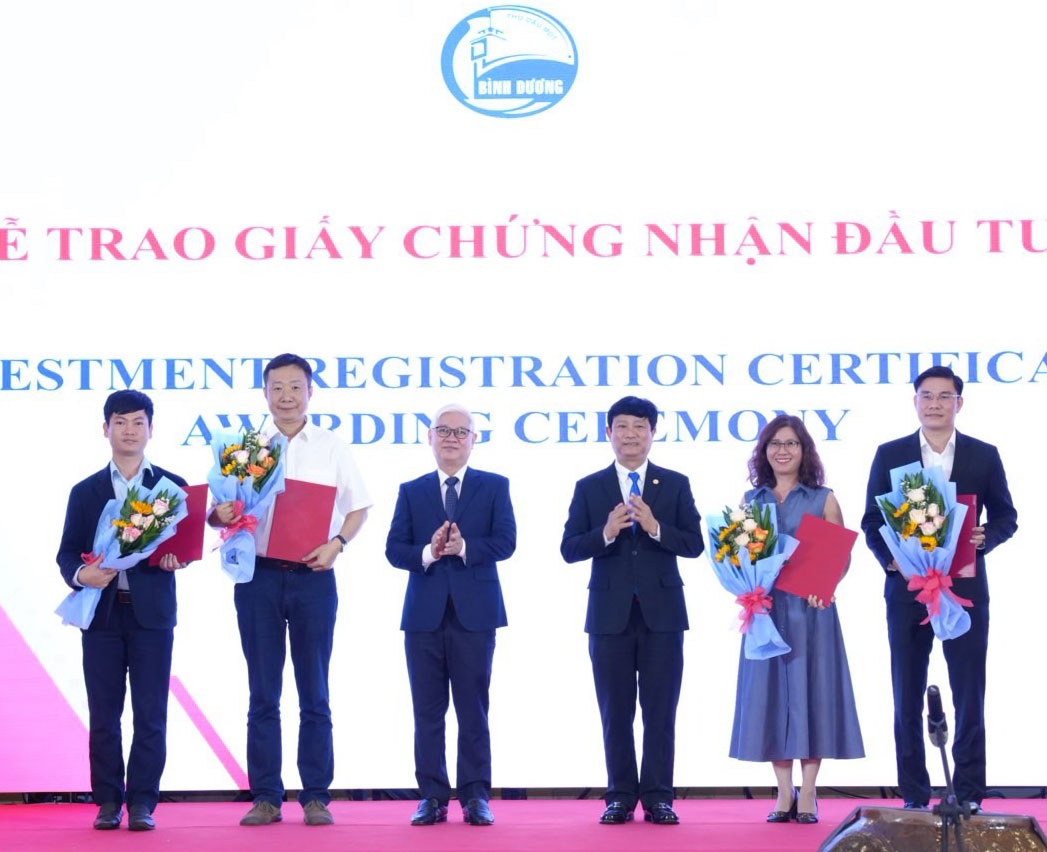 Four Singaporean groups receive investment licences in Binh Duong