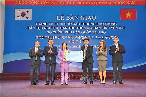RoK hands over equipment to Yen Bai schools | Society | Vietnam+ (VietnamPlus)