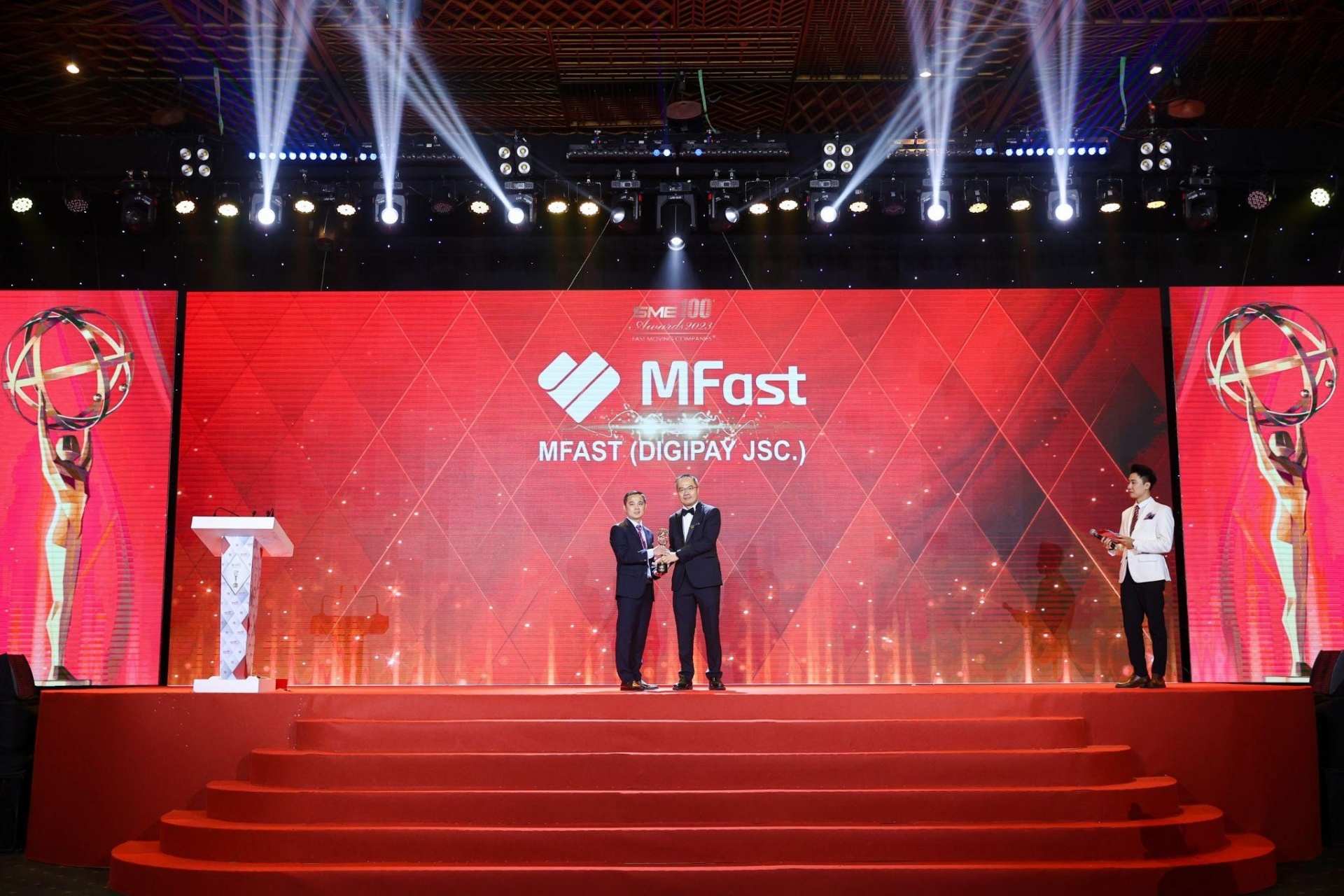MFast scoops SME100 Asia 2023 award
