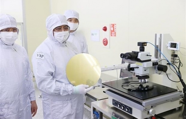 PM visits northern region"s first semiconductor chip factory in Bac Giang - Vimarsana News