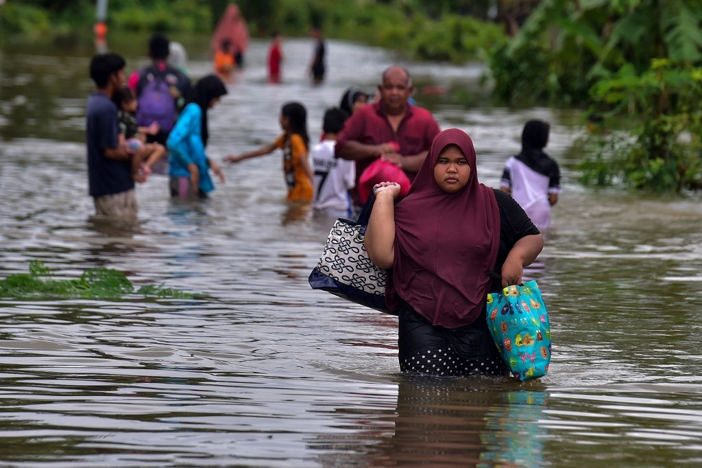 Six Dead In Floods In Southern Thailand