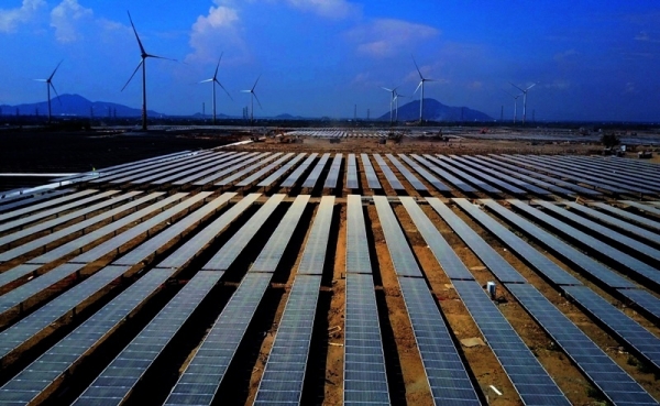 Singaporean and Taiwanese investors look to acquire stakes in two solar projects - Vimarsana News