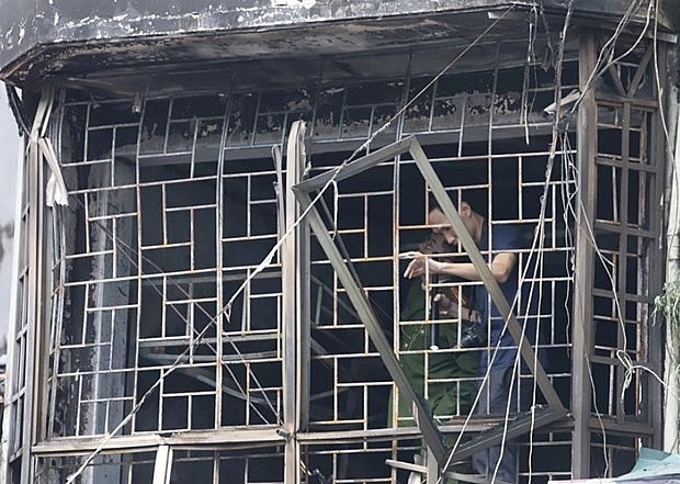 PM orders urgent investigation into cause of house fire in downtown Hanoi | Society | Vietnam+ (VietnamPlus)