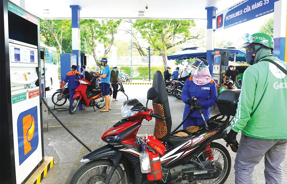 vietnam moves into gear to ensure petroleum supply