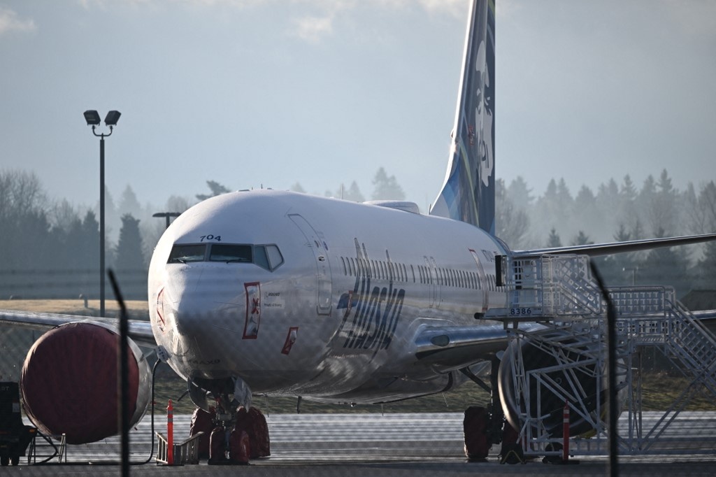 Alaska Airlines finds many loose bolts on its Boeings as United questions orders