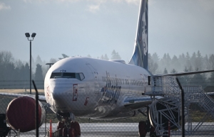 Alaska Airlines finds many loose bolts on its Boeings as United questions orders
