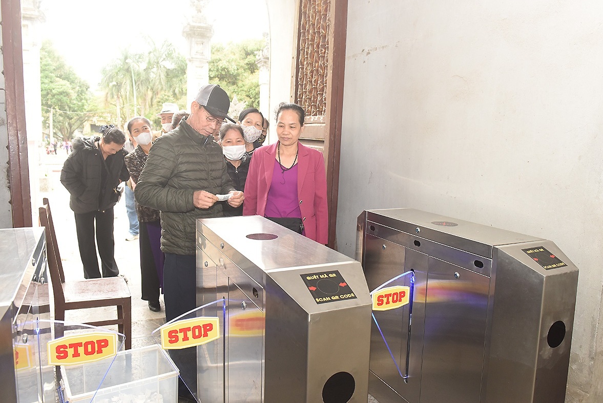 Electronic tickets elevate Vietnam's tourist attractions