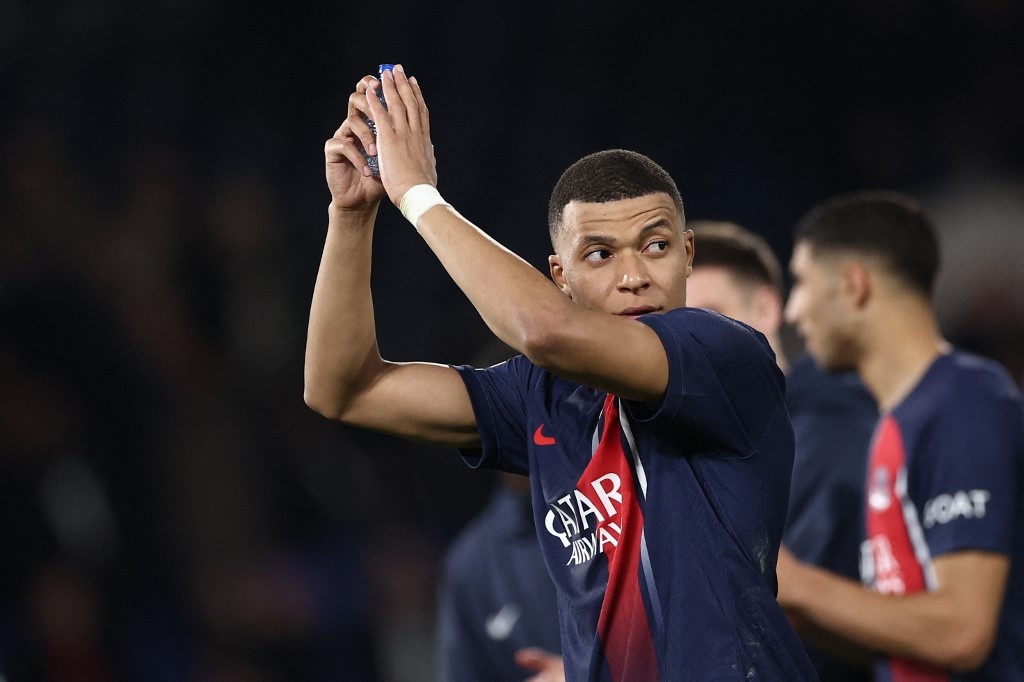 Mbappe tells PSG he plans to leave as saga draws to close