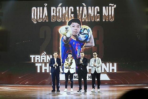 Young star midfielder, goalkeeper win Vietnam Golden Ball 2023