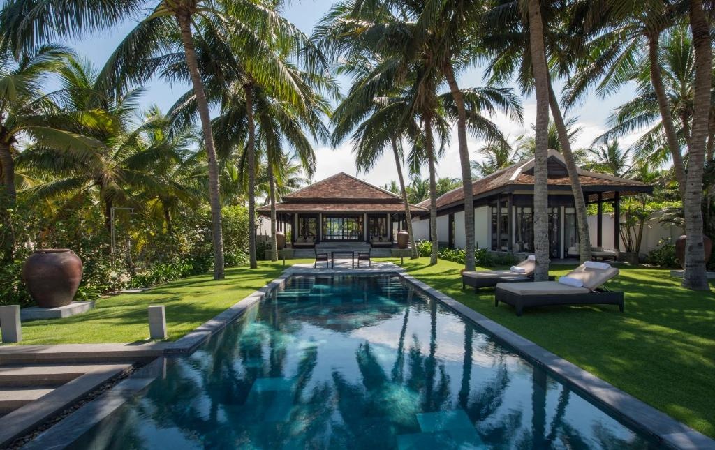 Vietnamese 5-star hotels voted among world’s best