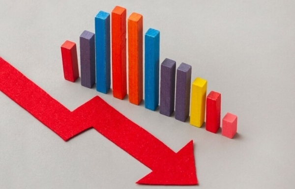 US Fed"s favored inflation gauge falls, but price pressures remain - Vimarsana News