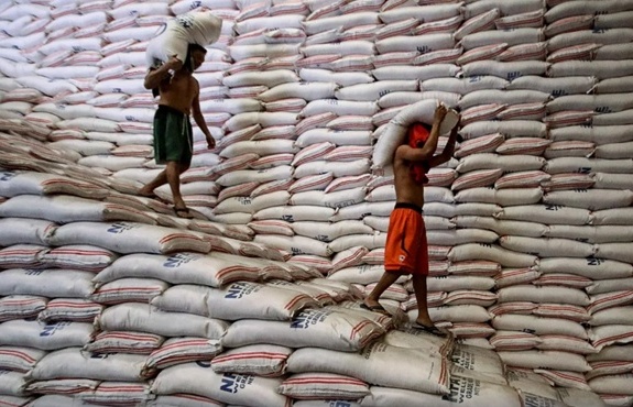 Philippine officials suspended over rice scandal