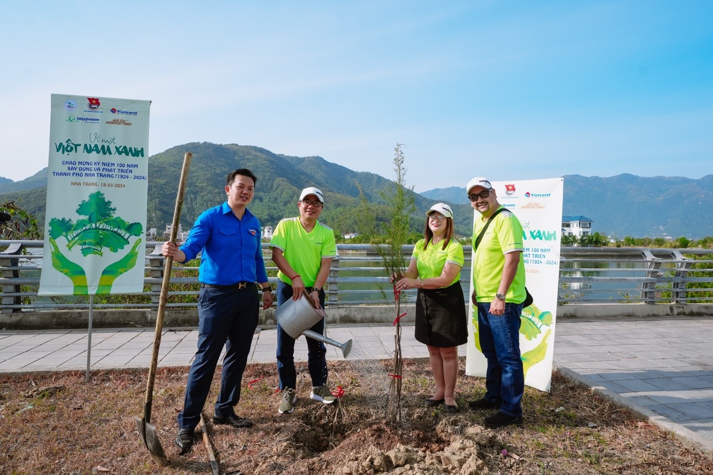 Imexpharm joins Vietnam's campaign to plant one billion trees