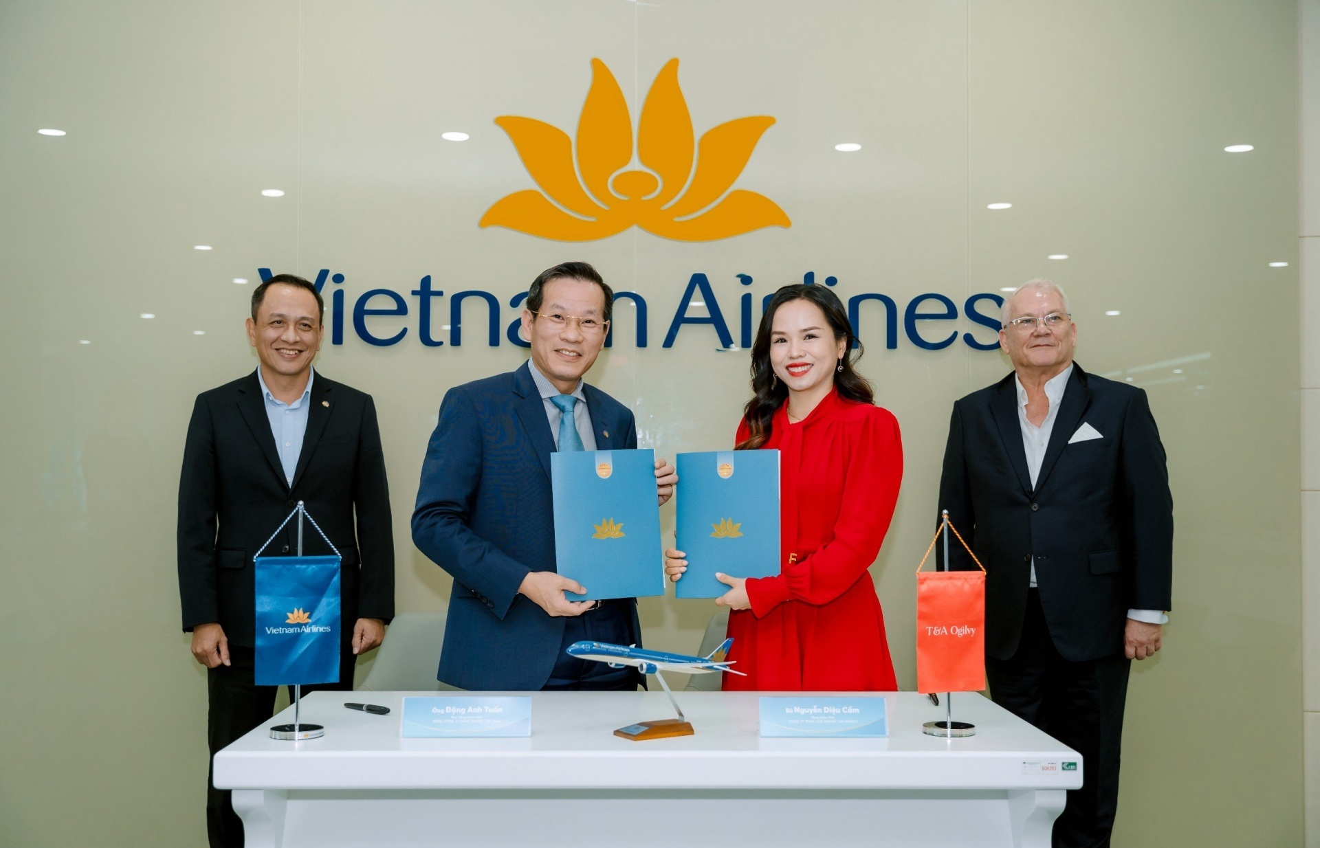 Vietnam Airlines signs global communications deal with T&A Ogilvy