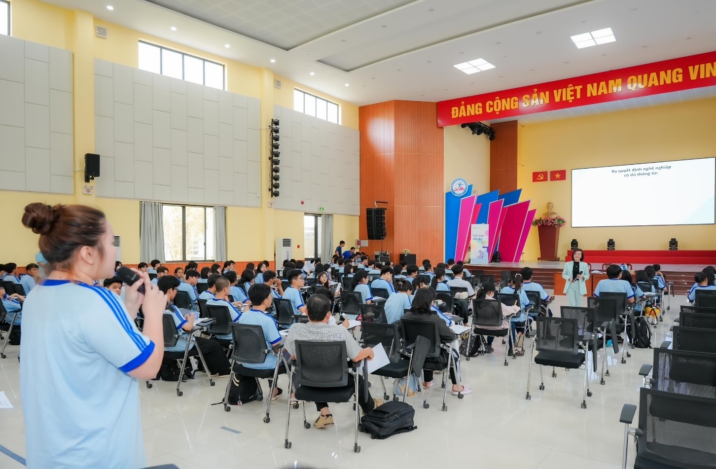 Shinhan Life empowers young generation with career programme