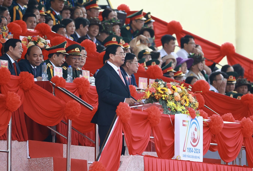 Military parade celebrates 70th anniversary of Dien Bien Phu victory