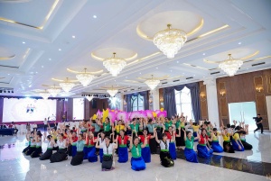 Muong Thanh Group sets record for largest simultaneous Thai Xoe dance performances
