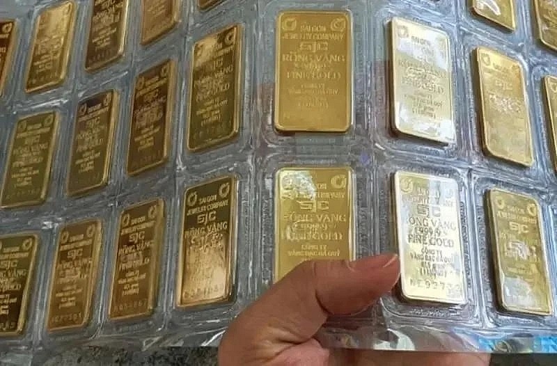 Eleven bidders win latest gold auction