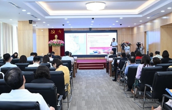 Experts urge promotion of digital transformation in logistics, e-commerce - Vimarsana News