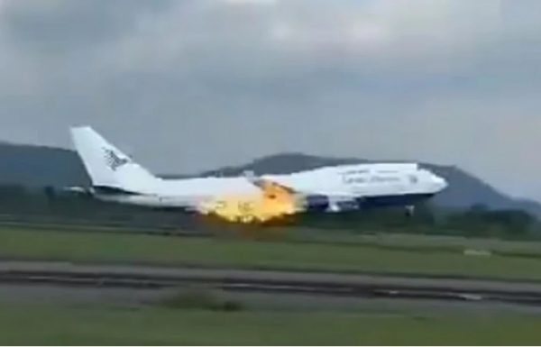 Garuda Indonesia flight makes emergency landing after engine fire - Vimarsana News