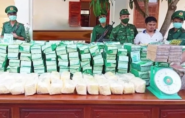 Eight arrested for trafficking drugs from Laos - Vimarsana News