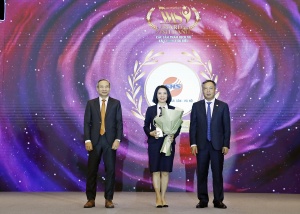 SHS honoured for outstanding financial brokerage services