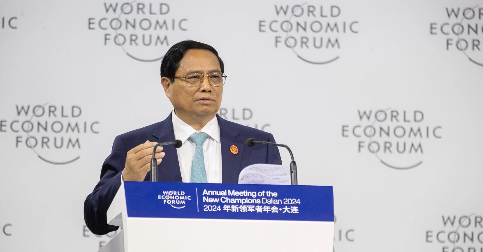 vietnam will deepen bonds with china and wef says pm
