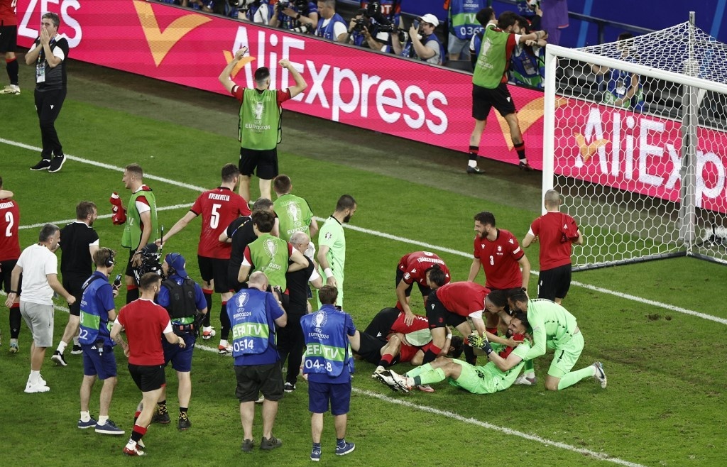 Faltering stars and delighted underdogs do battle in Euro 2024 last 16