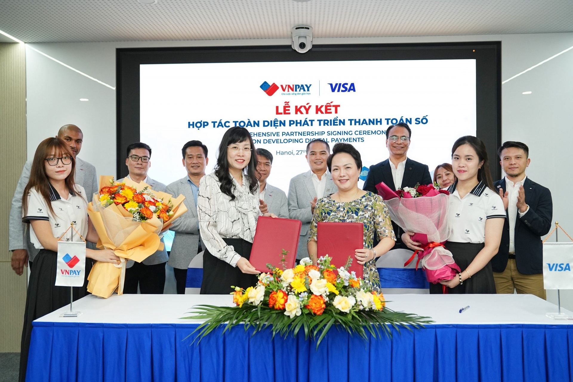 Visa and VNPAY strengthen partnership to advance contactless payments with VNPAY SoftPOS