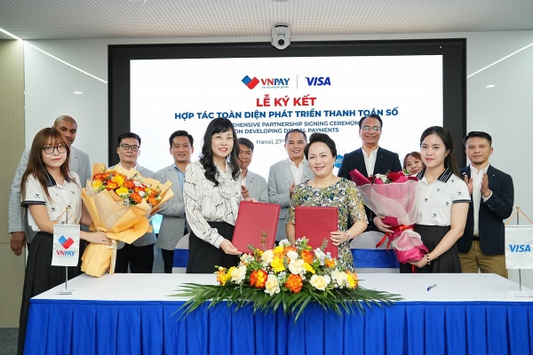 Visa and VNPAY strengthen partnership to advance contactless payments with VNPAY SoftPOS