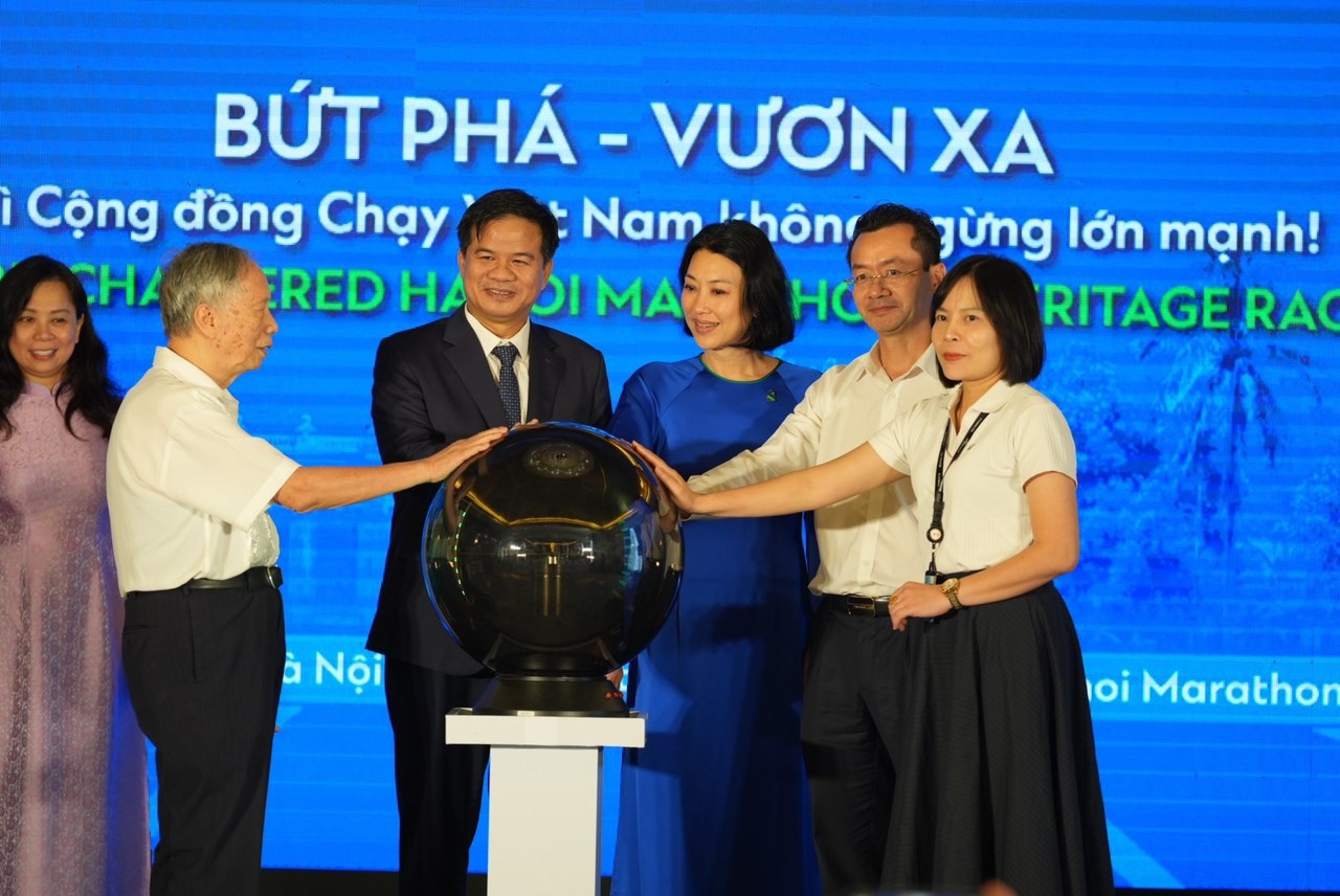 Standard Chartered Hanoi Heritage Race holds meet & greet