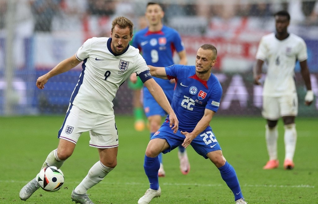 England avoid shock at Euro 2024 as Spain ease into quarter-finals