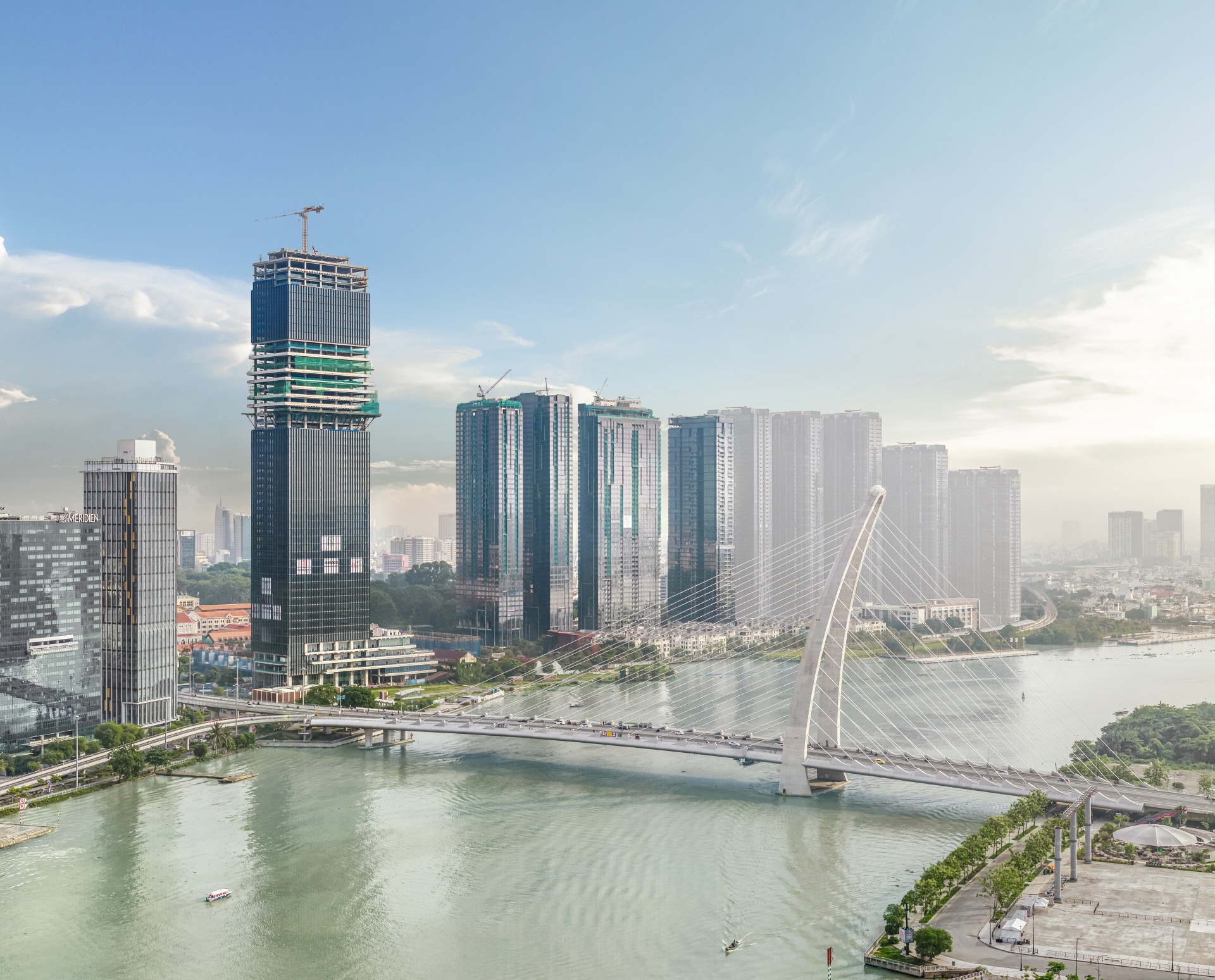 Marriott Residence owners in Grand Marina, Saigon receive ownership certificates