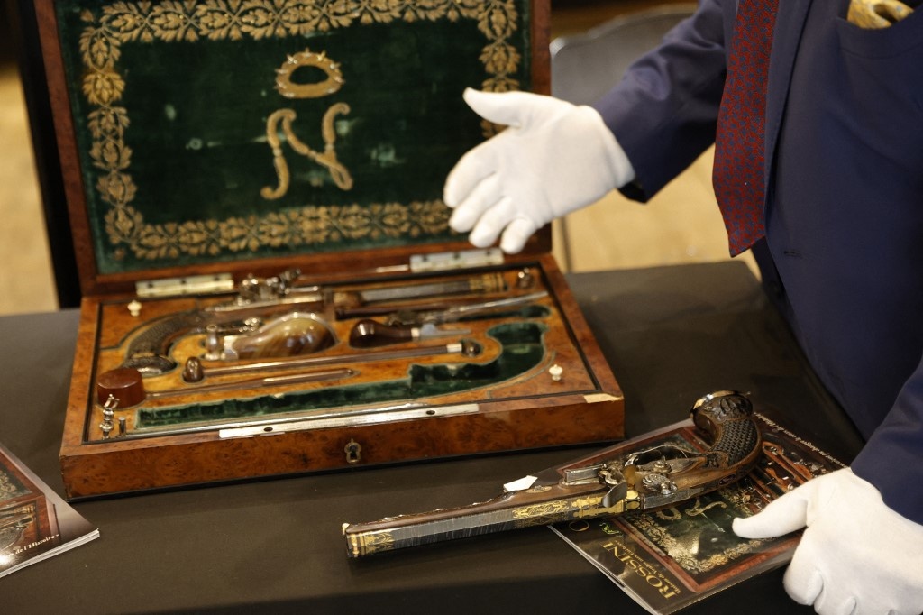 Napoleon's pistols sold in France for 1.7 mn euros: auctioneers