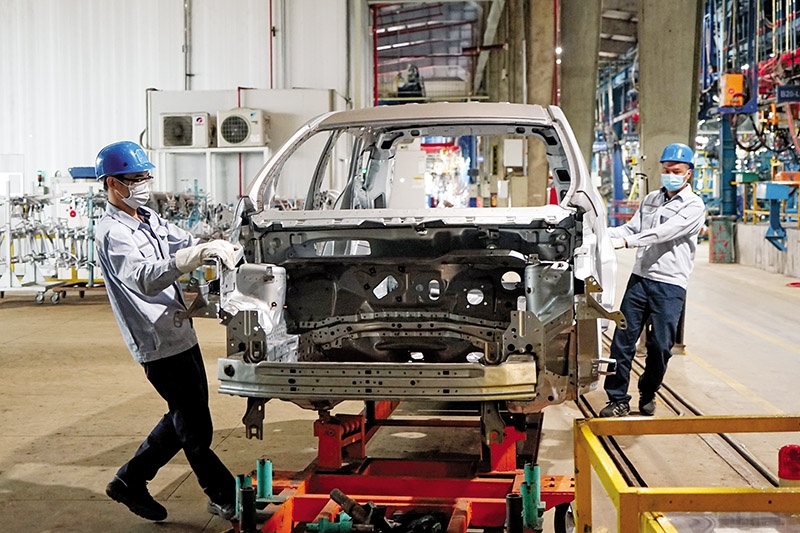 Vietnam hits nearly 135,000 car sales in first half of 2024