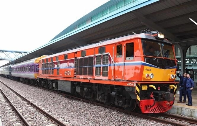 first bangkok vientiane passenger train launched