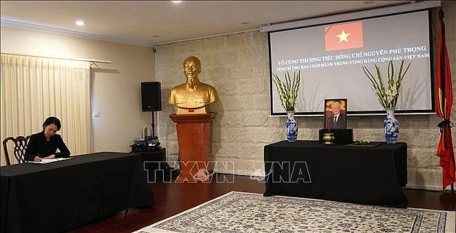 Vietnamese embassies in Indonesia, RoK, Australia open condolence books for late Party chief