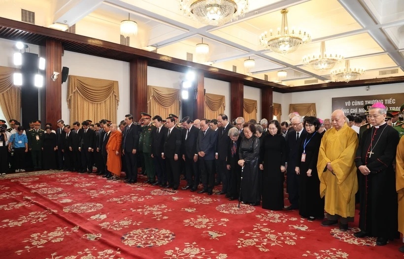 Over 5,600 delegations pay final respects to Party General Secretary