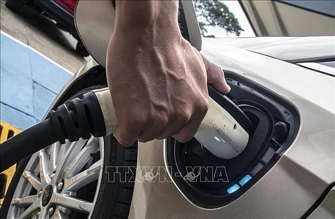 Indonesia encourages RoK to develop EV ecosystem with ASEAN