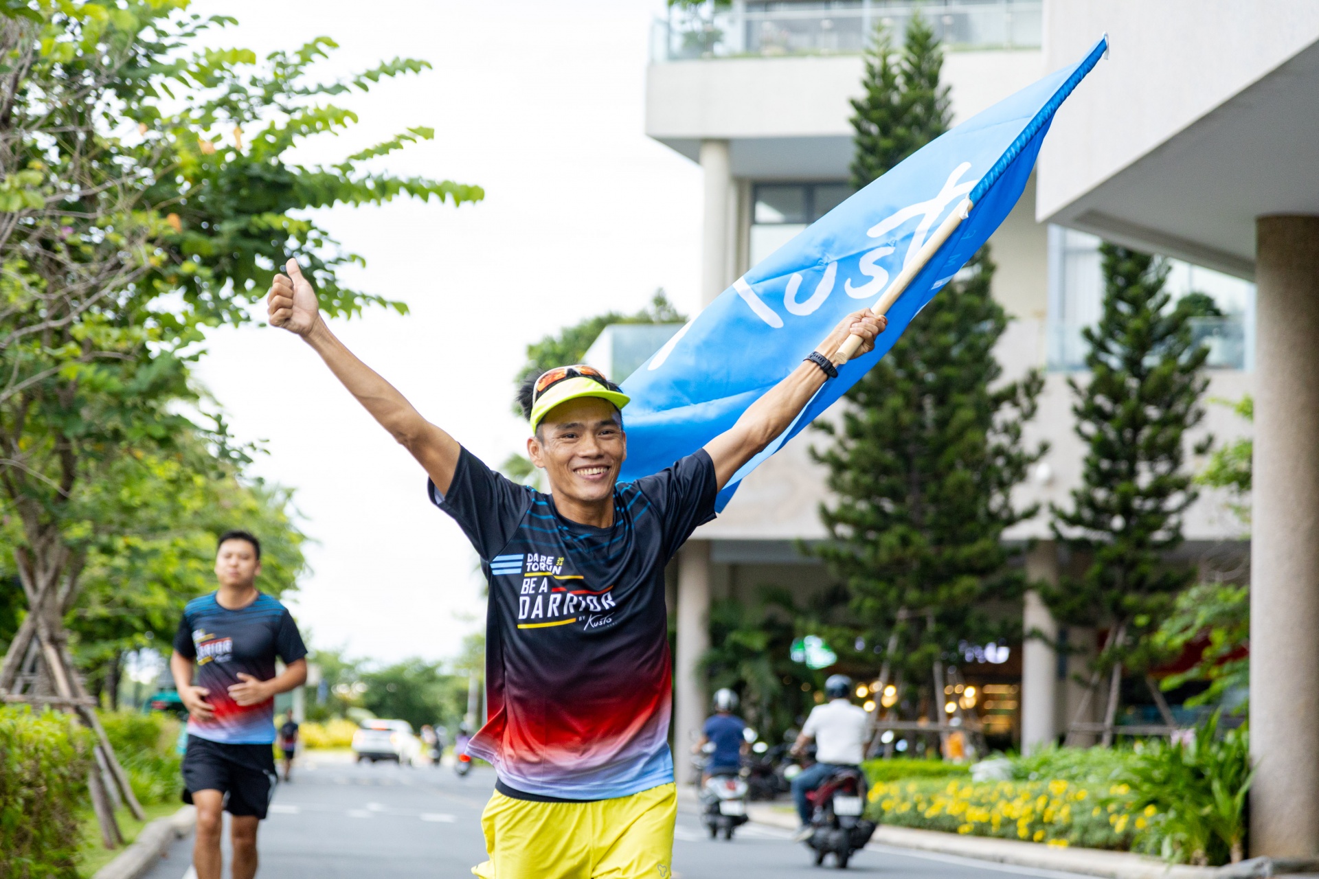 Vietnamese ultramarathoners make history with fundraising