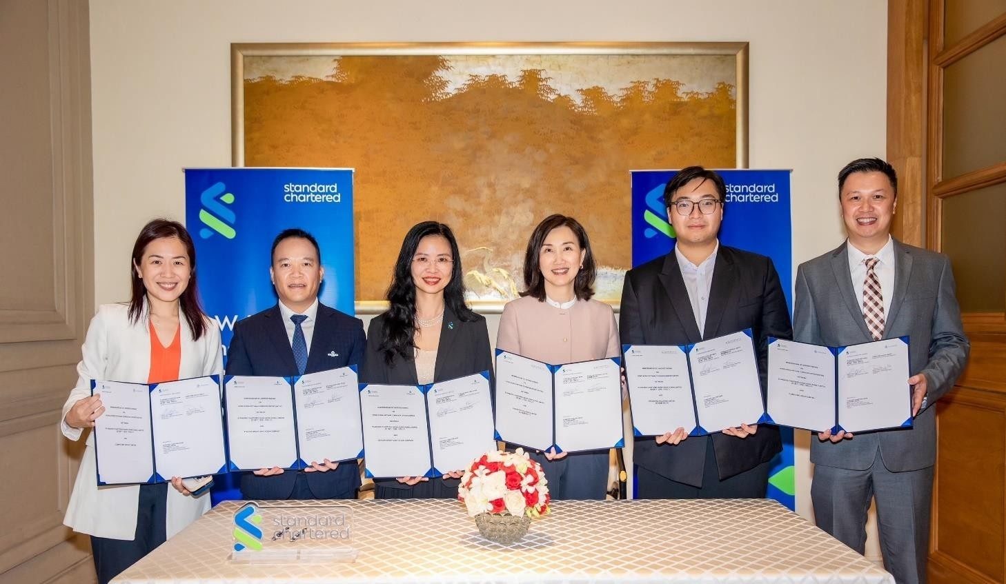 standard chartered to explore hong kong vietnam business opportunities