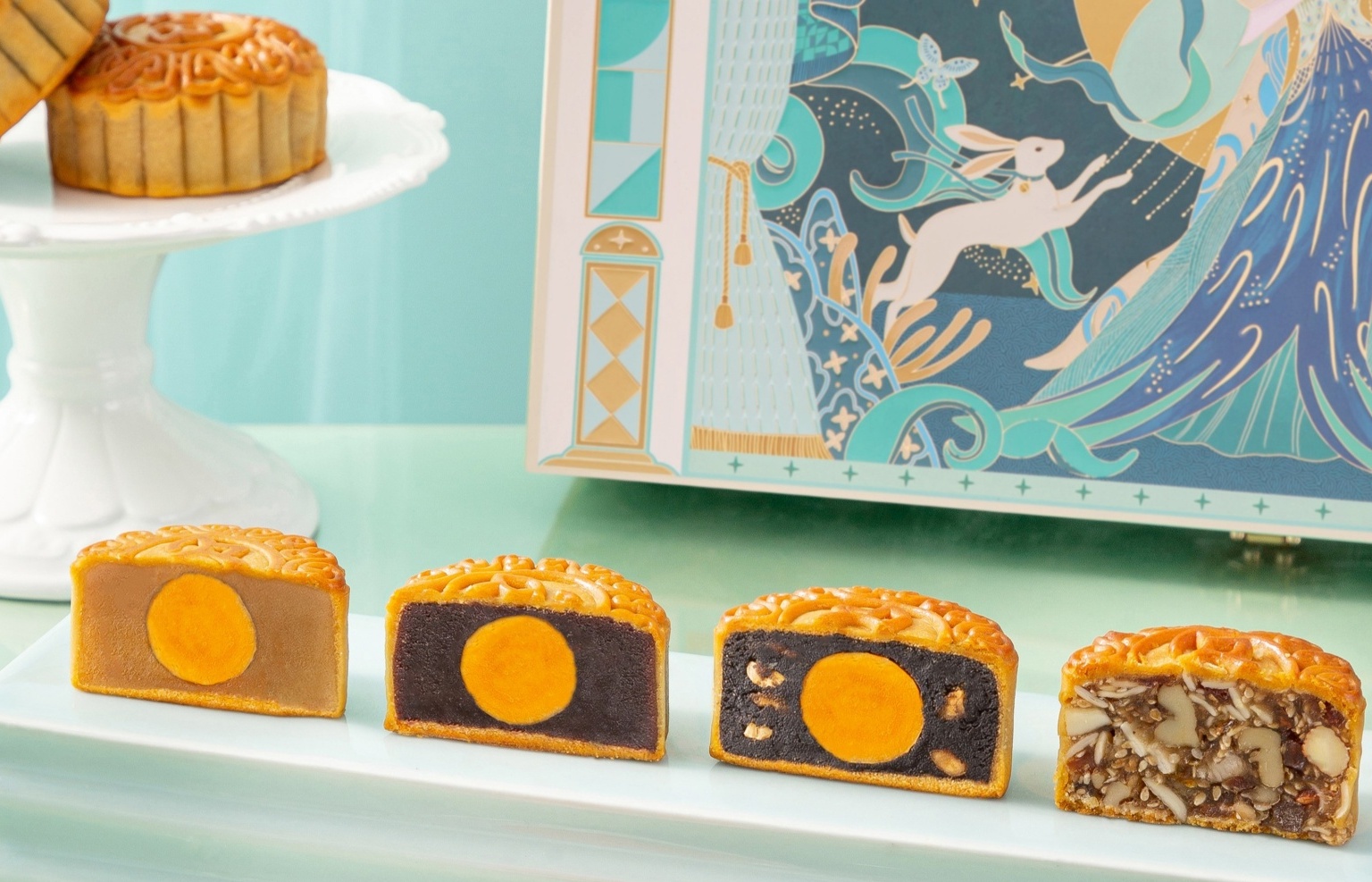 Hanoi Hotel unveils authentic Hong Kong mooncakes