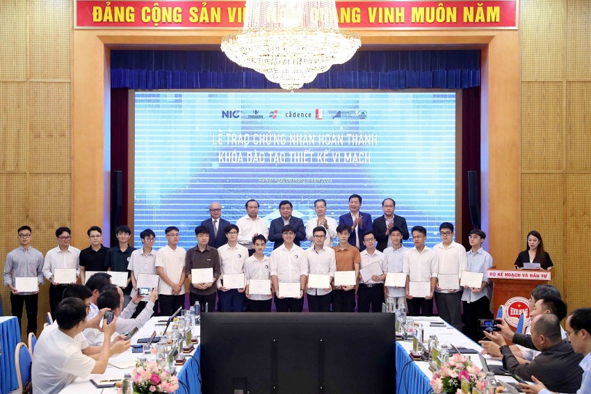 Promoting the role of Vietnamese enterprises in developing semiconductor industry's human resources